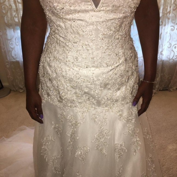 Wedding Gown - Picture 1 of 3